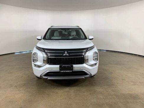 Used 2025 Mitsubishi Outlander SEL FWD image 3