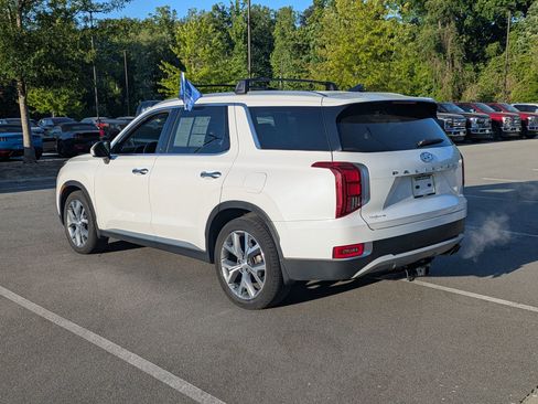 Used 2022 Hyundai Palisade SEL w/ Premium Package FWD image 5