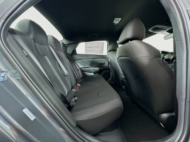 New 2025 Hyundai Elantra SEL FWD image 40