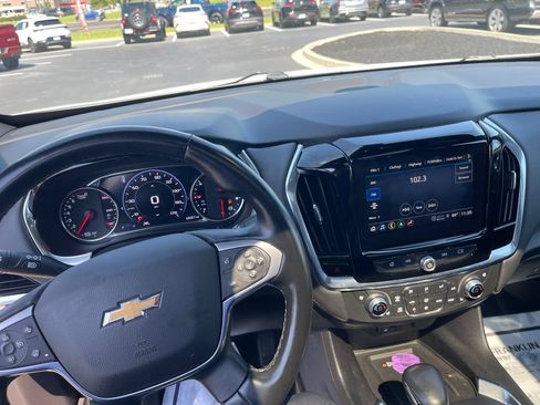Used 2023 Chevrolet Traverse High Country AWD/4WD image 16