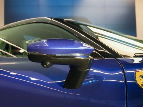 Used 2022 Ferrari SF90 Spider image 13