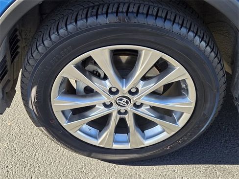 Used 2017 Toyota RAV4 Limited image 9