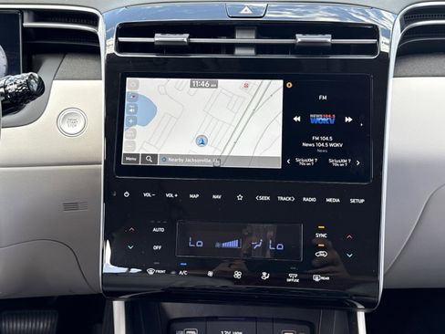 Used 2024 Hyundai Tucson Limited FWD image 11