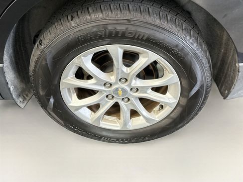 Used 2020 Chevrolet Equinox LS FWD image 11
