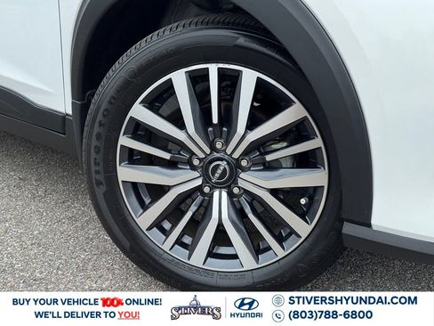 Used 2023 Nissan Kicks SV FWD image 4