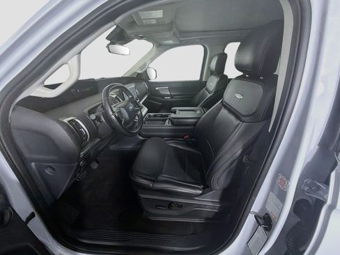 Used 2025 Ford Expedition Platinum AWD/4WD image 13