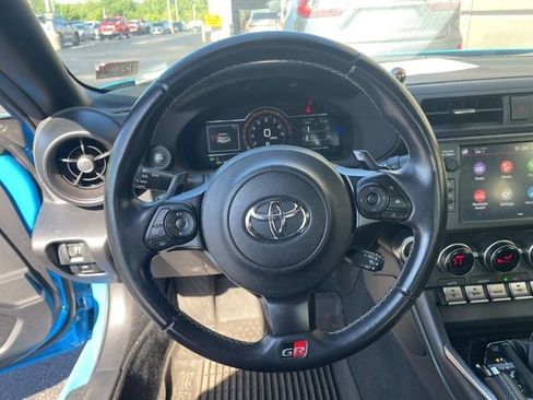 Used 2023 Toyota GR86 Premium RWD image 10