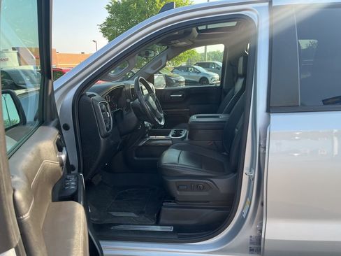 Used 2022 Chevrolet Silverado 1500 RST w/ Redline Edition AWD/4WD image 6