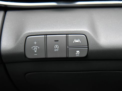 Used 2023 Hyundai Elantra SE image 26