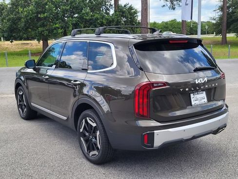 Used 2024 Kia Telluride S w/ S Sunroof Package FWD image 5