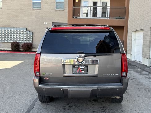 Used 2012 Cadillac Escalade 4WD Hybrid image 4