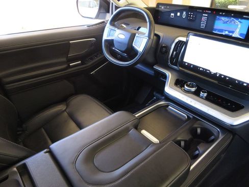 Certified 2025 Ford Expedition Max Platinum AWD/4WD image 19