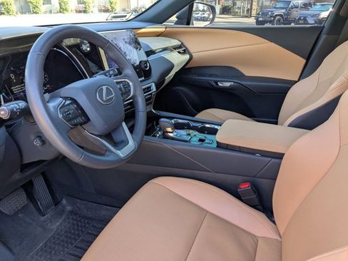 Used 2025 Lexus RX 350 FWD w/ Technology Package image 16