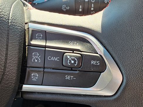 Used 2023 Jeep Compass Trailhawk AWD/4WD image 25