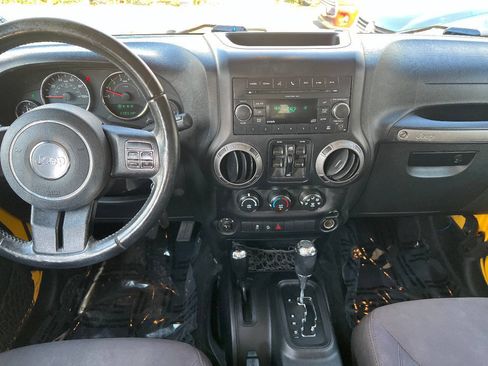 Used 2015 Jeep Wrangler Unlimited Sport w/ Power Convenience Group AWD/4WD image 33