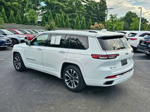 Used 2022 Jeep Grand Cherokee L Overland w/ Luxury Tech Group IV AWD/4WD image 11