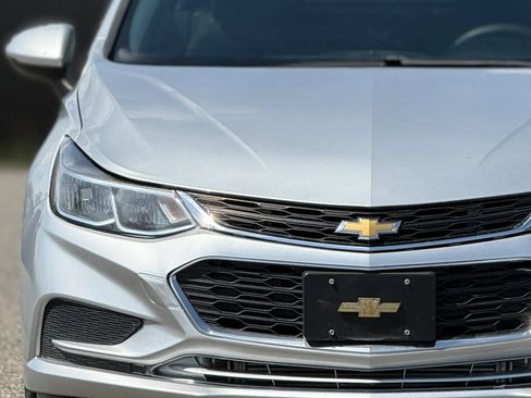 Used 2018 Chevrolet Cruze LS FWD image 11