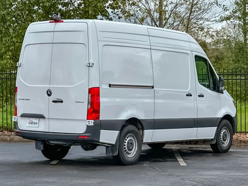 Used 2025 Mercedes-Benz Sprinter 2500 image 4