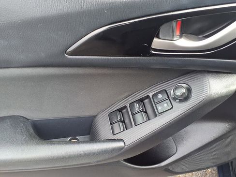 Used 2015 MAZDA MAZDA3 i Sport image 18