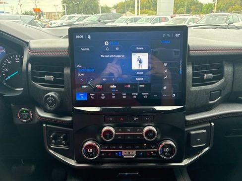 Used 2023 Ford Expedition Limited RWD image 24