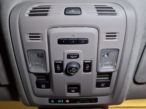 Certified 2024 Cadillac Escalade Premium Luxury Platinum image 12