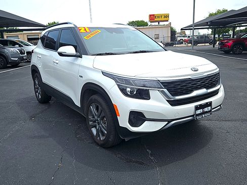 Used 2021 Kia Seltos S AWD/4WD image 2