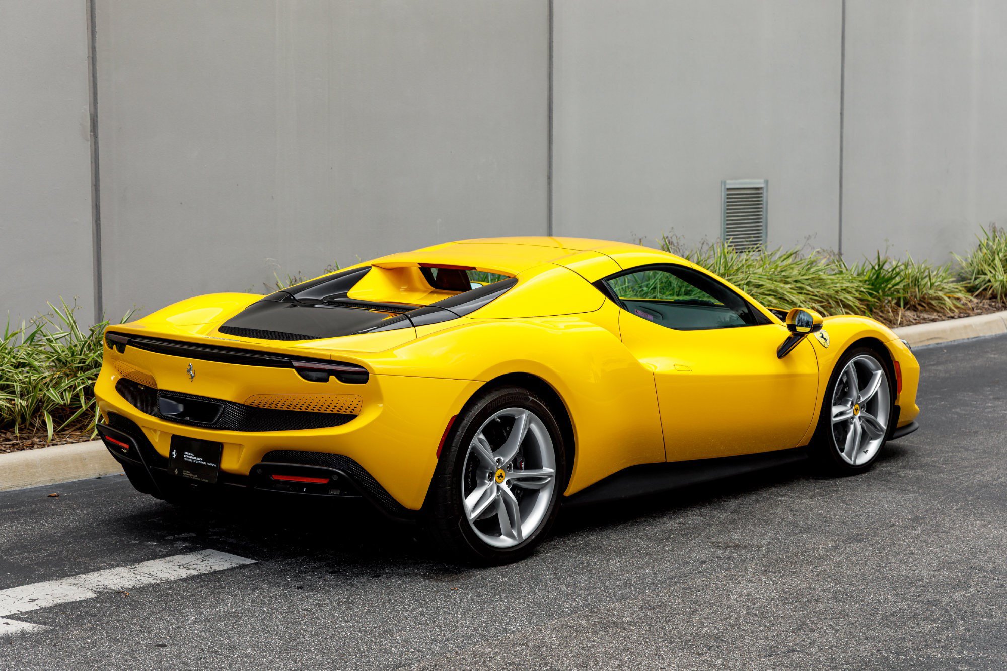 Used 2025 Ferrari 296 GTS RWD image 5