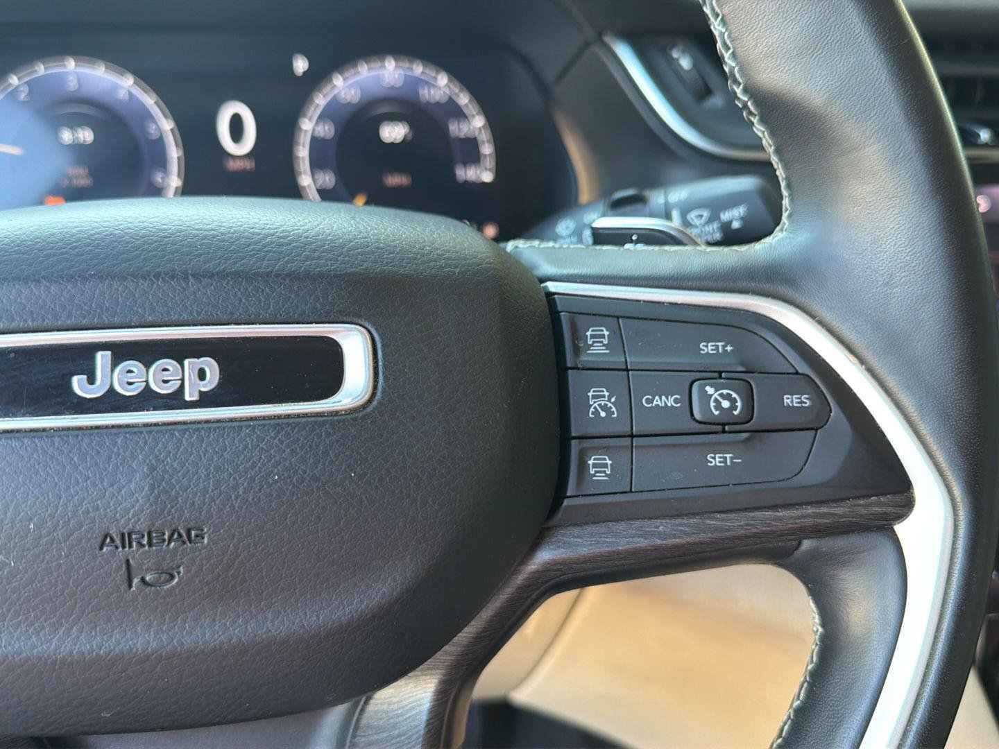 Used 2021 Jeep Grand Cherokee L Limited AWD/4WD image 23