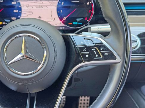 Used 2022 Mercedes-Benz S 580 4MATIC Sedan w/ AMG Line Package image 26