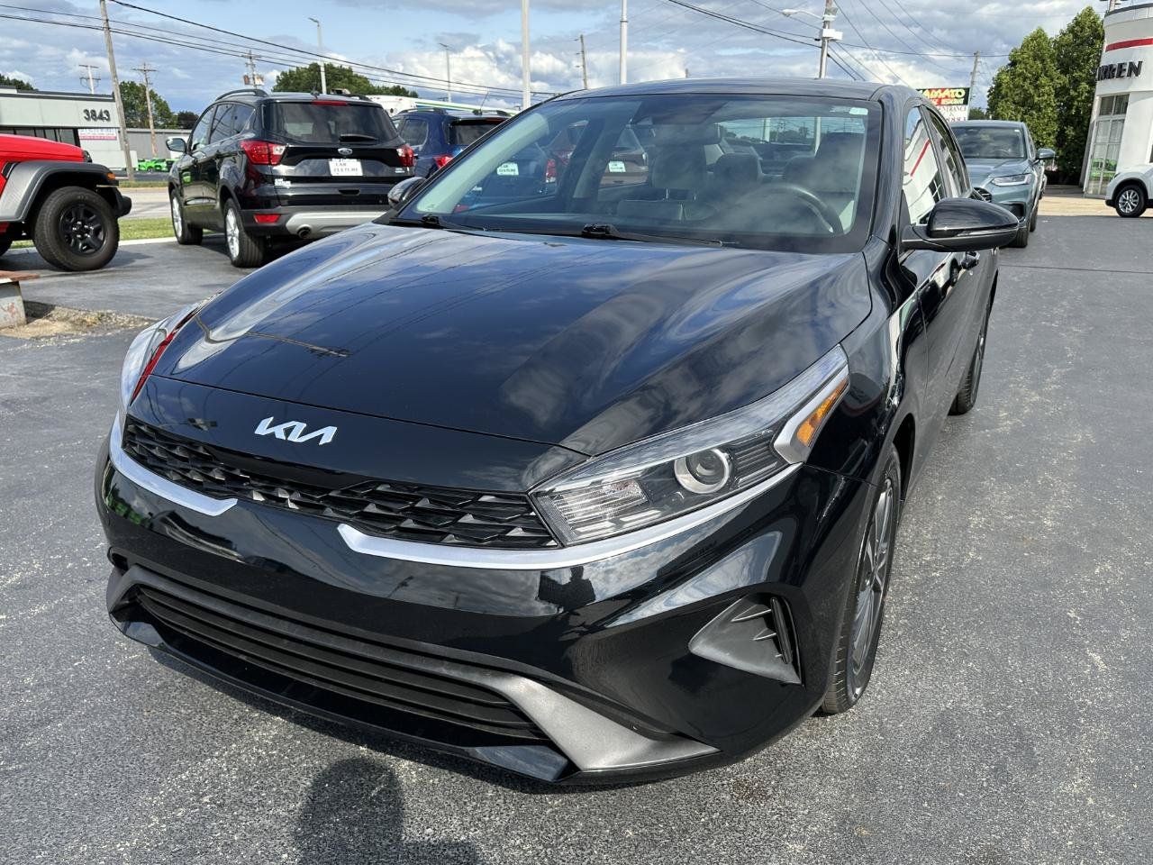 Used 2023 Kia Forte LXS w/ LXS Technology Package FWD image 8