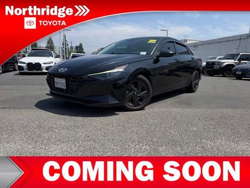 Used 2022 Hyundai Elantra SEL w/ Cargo Package FWD image 3