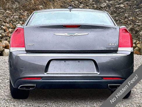 Used 2017 Chrysler 300 Limited w/ Value Package AWD/4WD image 4