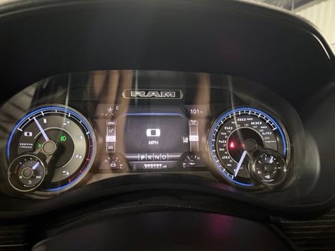 Used 2020 RAM 2500 Limited AWD/4WD image 32