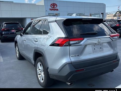 Used 2020 Toyota RAV4 XLE w/ Carpet Mat Package AWD/4WD image 3