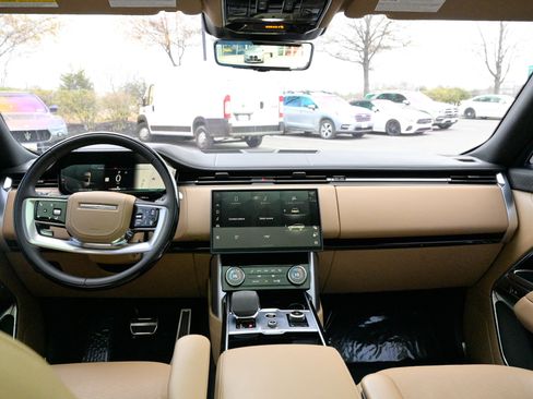 Used 2023 Land Rover Range Rover SE image 47