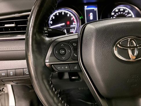Used 2022 Toyota Camry SE w/ Cold Weather Package FWD image 23