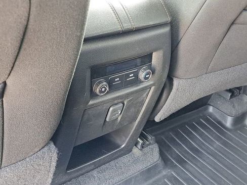 Used 2019 Chevrolet Traverse LT FWD image 26