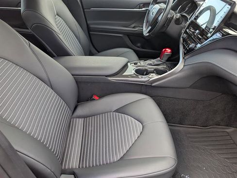 Certified 2022 Toyota Camry SE image 12