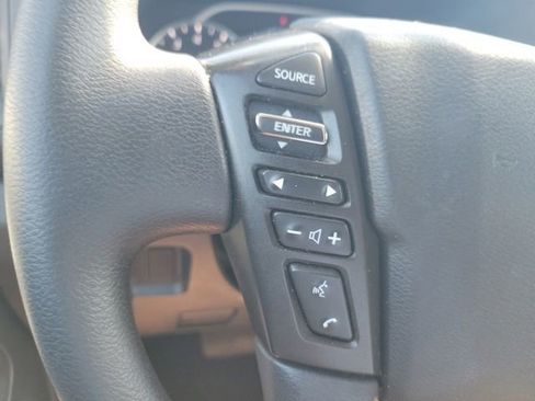 Used 2024 Nissan Frontier S RWD image 11