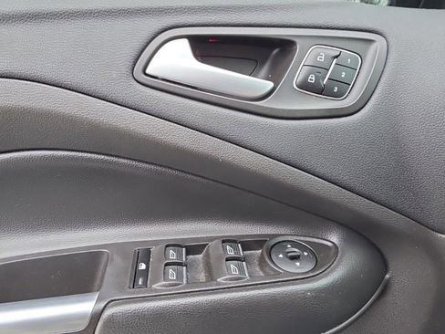 Used 2017 Ford Escape Titanium image 12