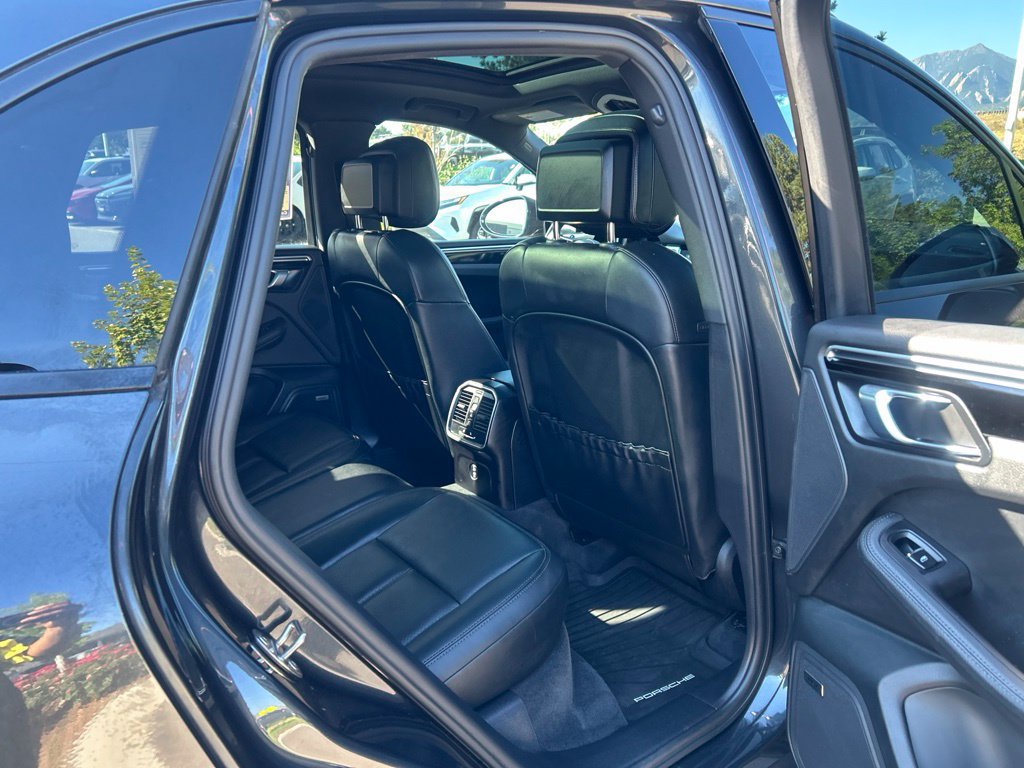 Used 2023 Porsche Macan Turbo AWD/4WD image 14