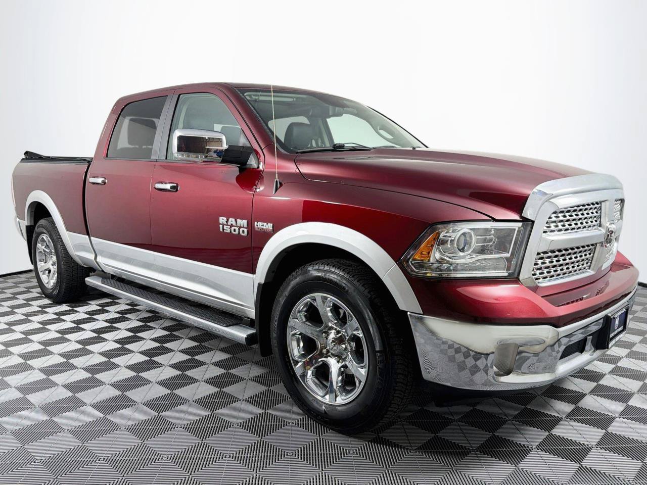 Used 2017 RAM 1500 Laramie w/ Convenience Group AWD/4WD image 28