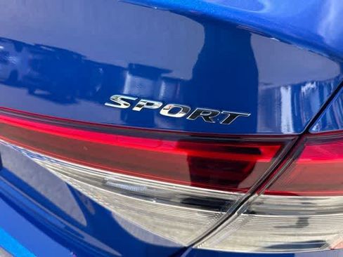 Used 2024 Honda Civic Sport image 4