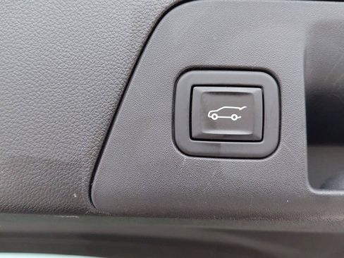 Used 2023 Buick Envision Essence FWD image 22