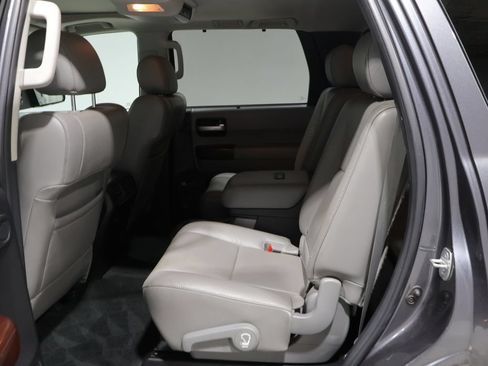 Used 2013 Toyota Sequoia Platinum AWD/4WD image 18