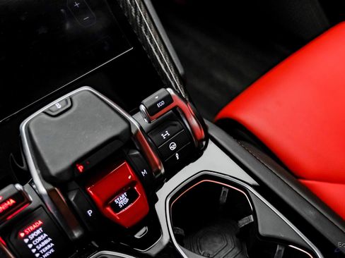 Used 2020 Lamborghini Urus image 67