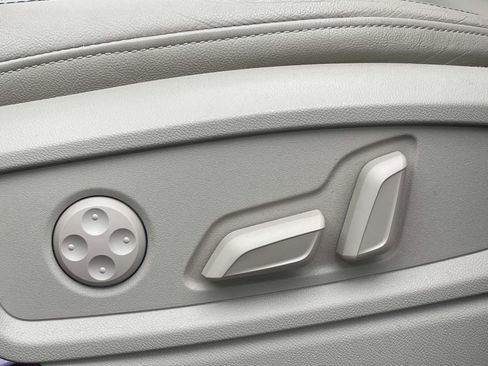 Certified 2022 Audi Q5 2.0T Premium w/ Convenience Package image 19