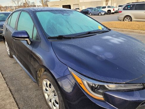 Used 2023 Toyota Corolla LE image 9