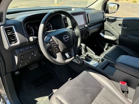 Certified 2024 Nissan Frontier SL w/ Technology Package RWD image 12