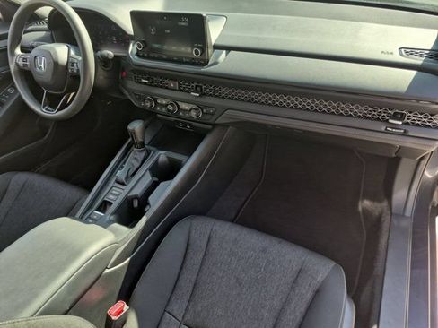 Used 2025 Honda Accord SE image 31